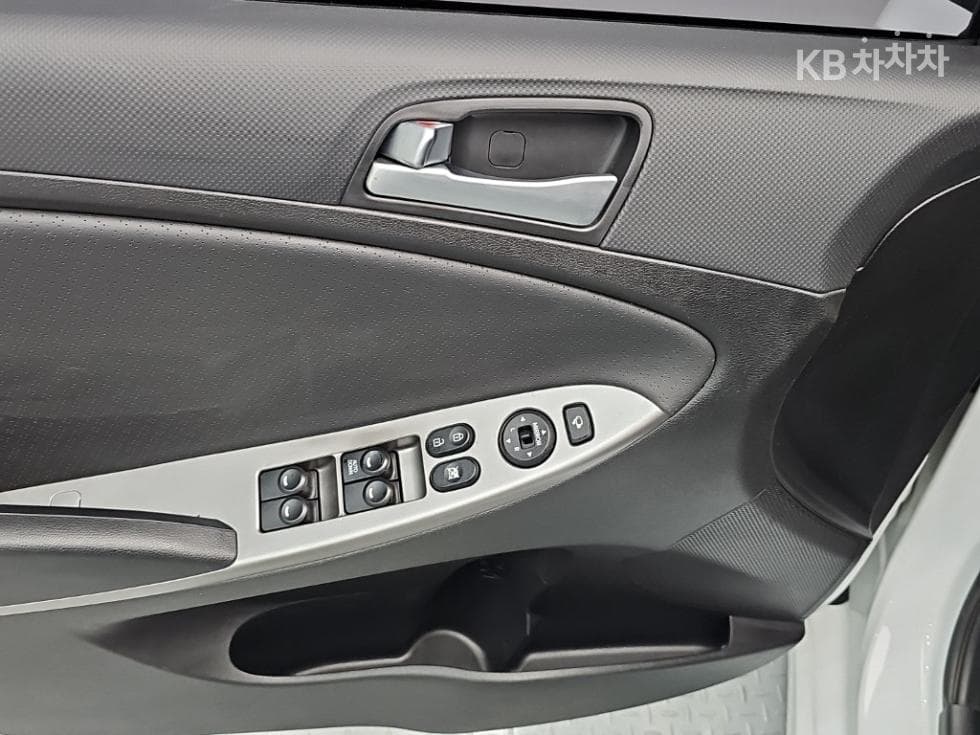 Хюндай Акцент(신형)1.4 VVT Modern - 13
