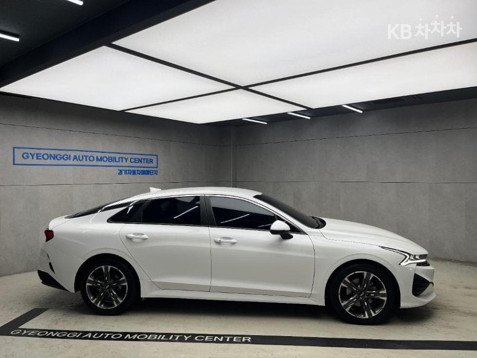 Kia K5 3rd Gen2.0 Gasoline Noblesse - 2