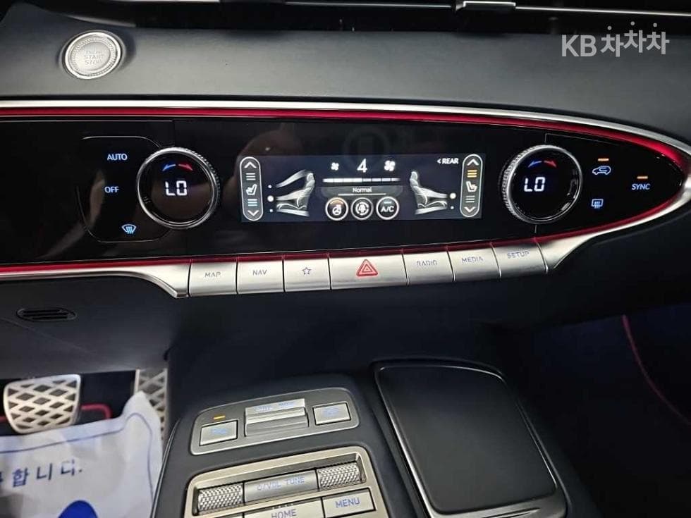 Дженезис GV70Бензин 2.5T 스포츠패키지 2WD - 10