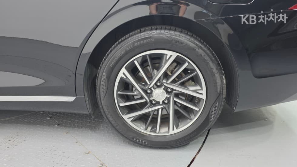 Hyundai The New (facelift) Grandeur (Azera)2.5 Premium 초이스 - 8