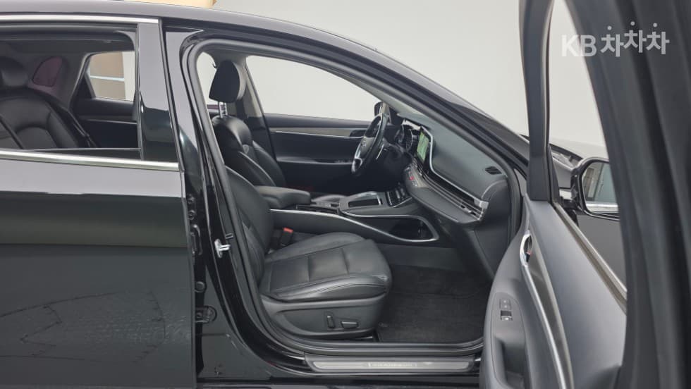 Hyundai The New (facelift) Grandeur (Azera)2.5 Premium 초이스 - 12