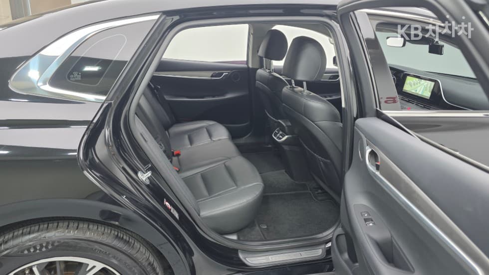 Hyundai The New (facelift) Grandeur (Azera)2.5 Premium 초이스 - 13