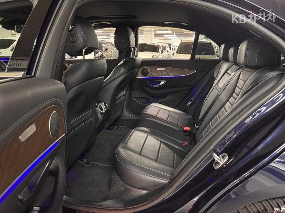 Mercedes-Benz E-Клас (W213)E250 Exclusive - 16