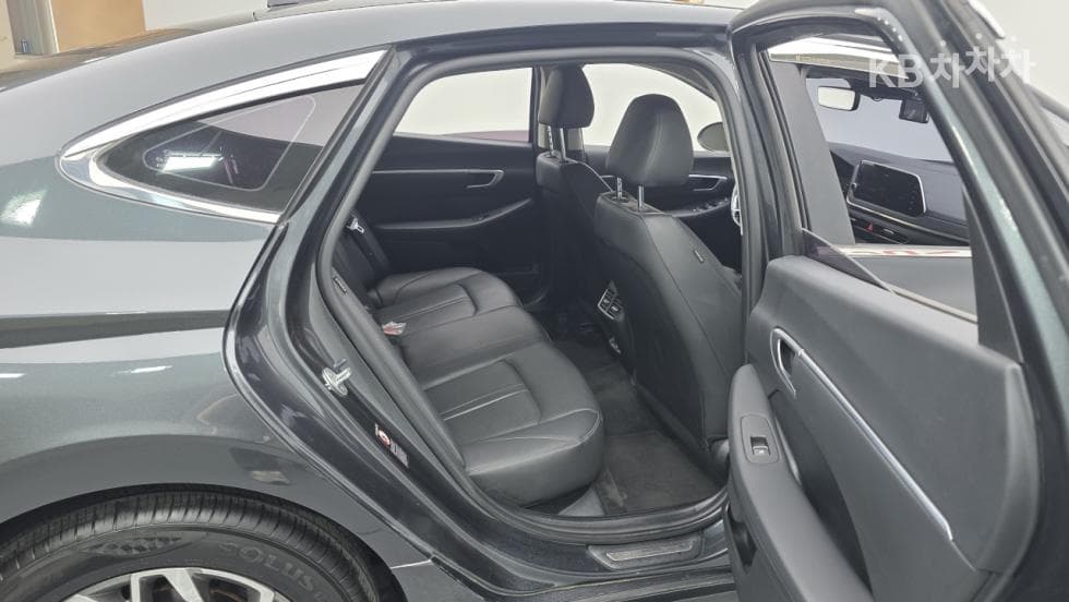Hyundai Sonata (DN8)2.0 Premium - 11