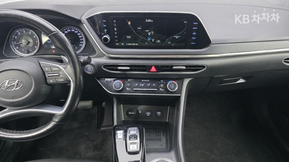 Hyundai Sonata (DN8)2.0 Premium - 13