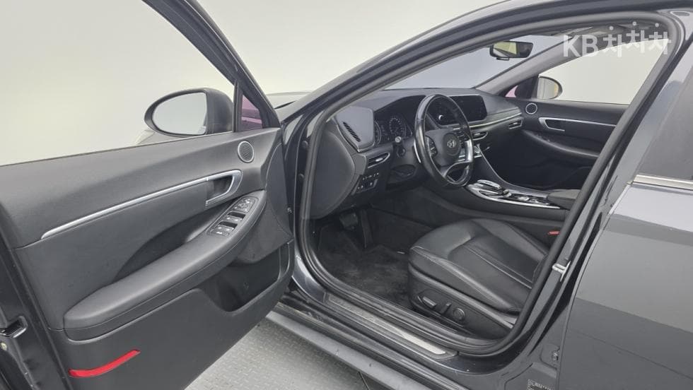 Hyundai Sonata (DN8)2.0 Premium - 17