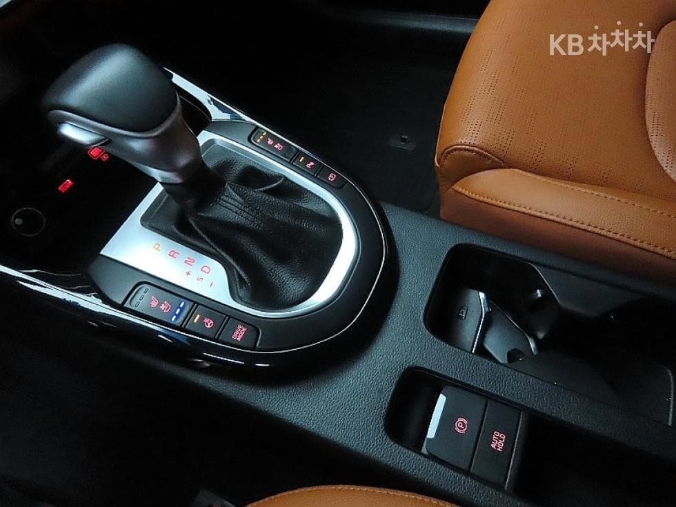Kia All New K31.6 Gasoline Noblesse - 9