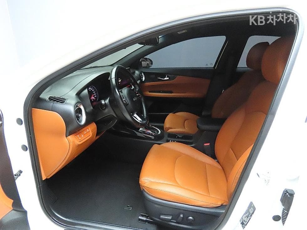 Kia All New K31.6 Gasoline Noblesse - 10