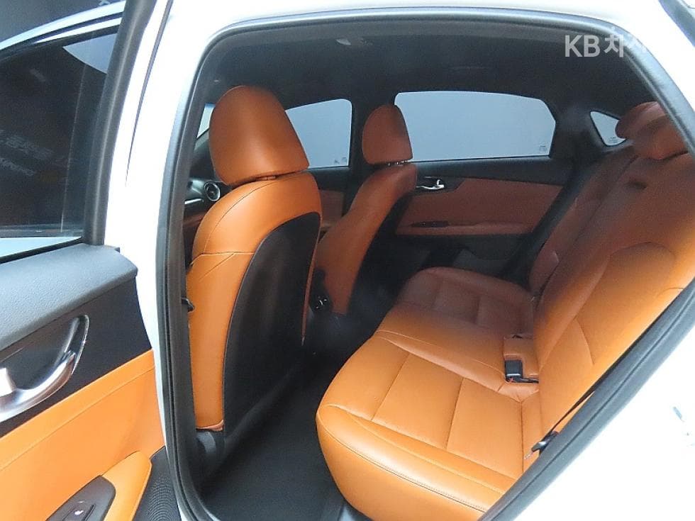 Kia All New K31.6 Gasoline Noblesse - 11