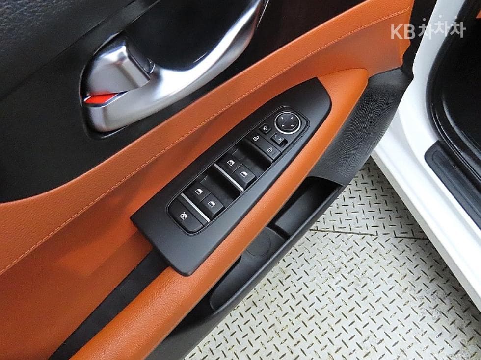 Kia All New K31.6 Gasoline Noblesse - 13