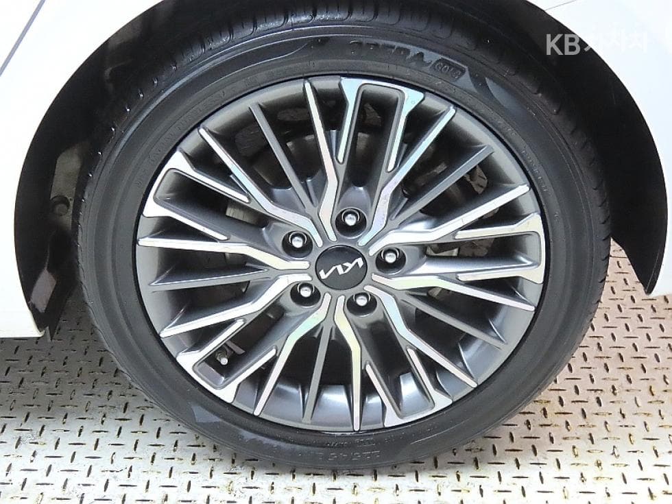 Kia All New K31.6 Gasoline Noblesse - 20