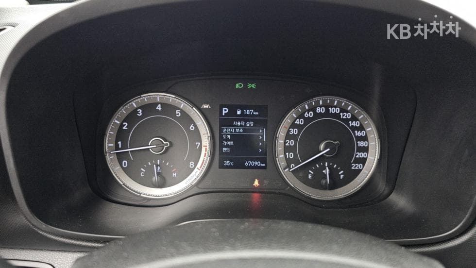 Hyundai VenueGasoline 1.6 Modern - 7
