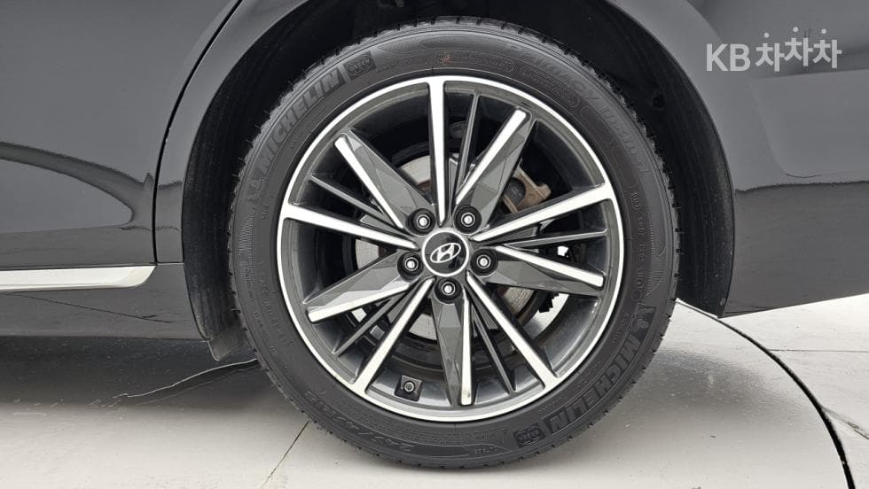 Hyundai The New (facelift) Grandeur (Azera)3.3 Premium - 21