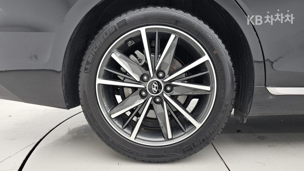 Hyundai The New (facelift) Grandeur (Azera)3.3 Premium - 22