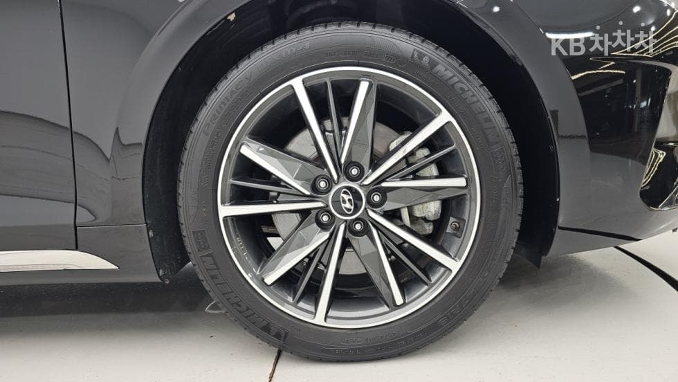 Hyundai The New (facelift) Grandeur (Azera)3.3 Premium - 23