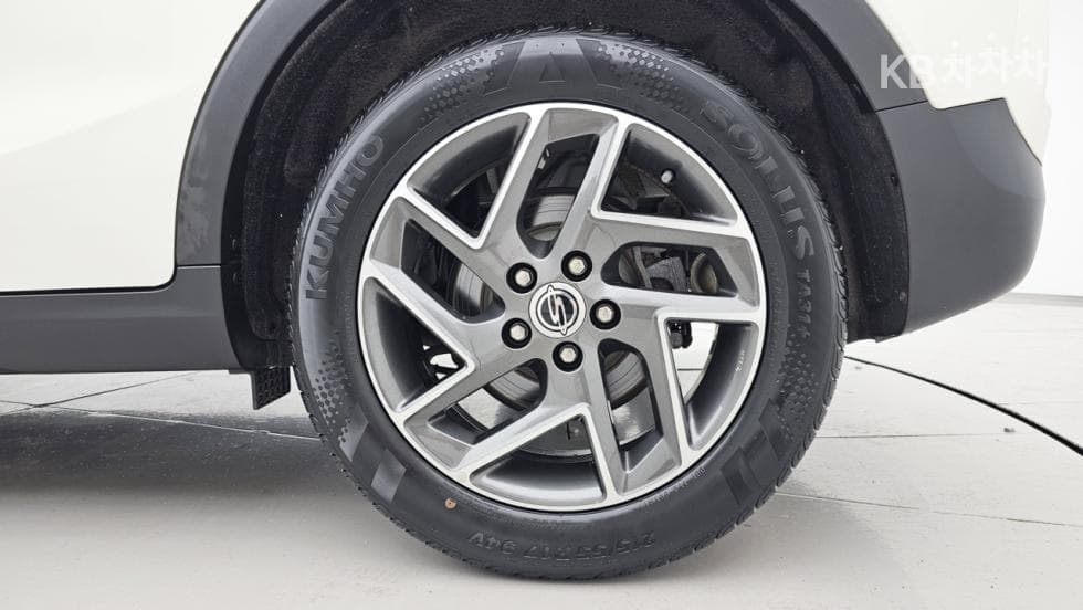 KG Mobility Very New (facelift/refresh; particularly for Tivoli) TivoliGasoline V3 2WD Standard - 6