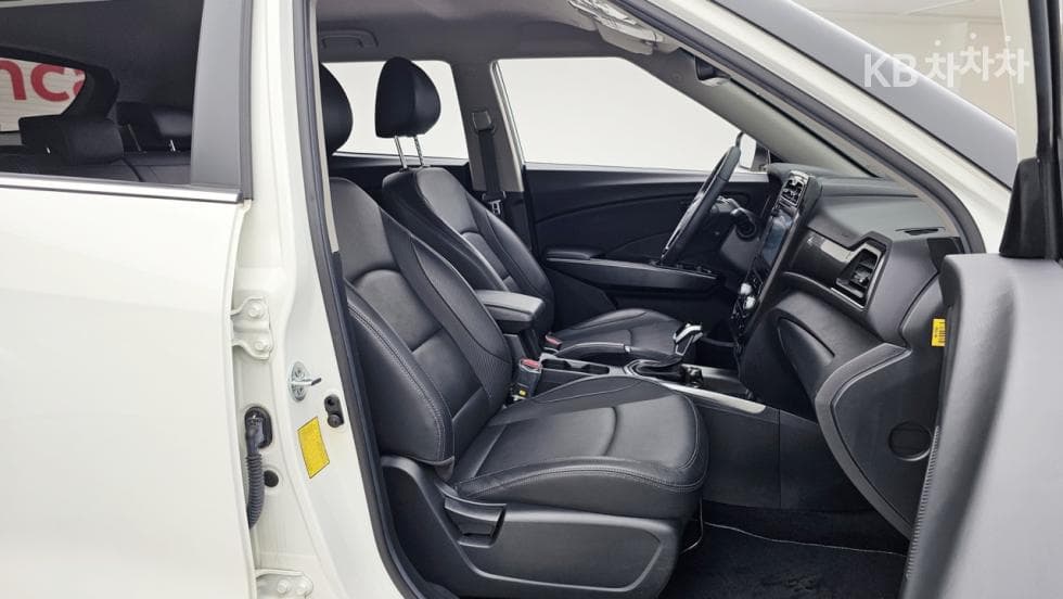 KG Mobility Very New (facelift/refresh; particularly for Tivoli) TivoliGasoline V3 2WD Standard - 12