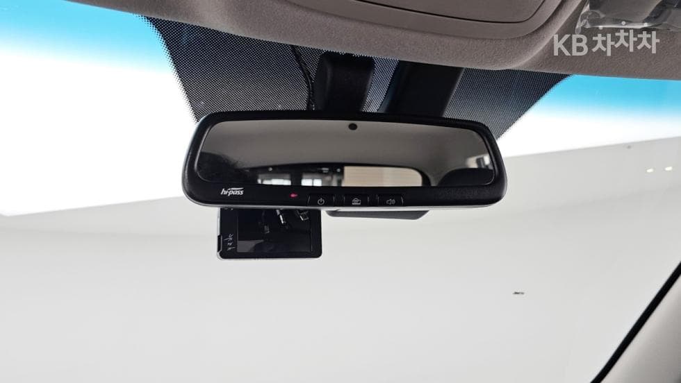 KG Mobility Very New (facelift/refresh; particularly for Tivoli) TivoliGasoline V3 2WD Standard - 19