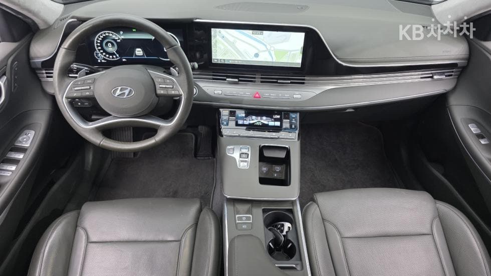 Hyundai The New (facelift) Grandeur (Azera)2.5 Calligraphy - 5