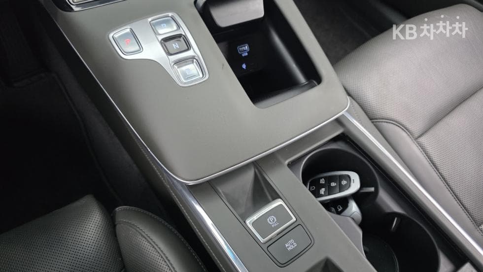 Hyundai The New (facelift) Grandeur (Azera)2.5 Calligraphy - 12