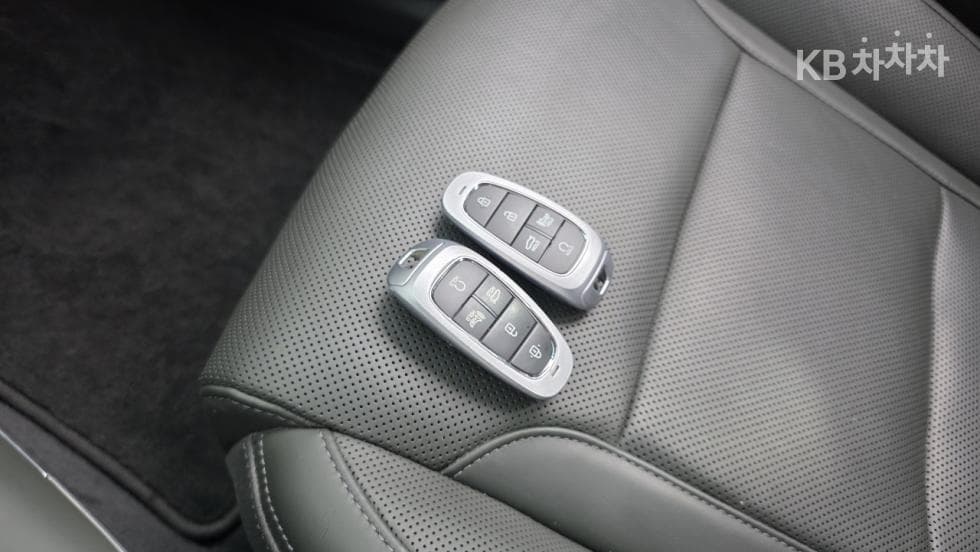 Hyundai The New (facelift) Grandeur (Azera)2.5 Calligraphy - 13