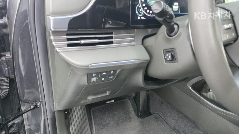 Hyundai The New (facelift) Grandeur (Azera)2.5 Calligraphy - 16
