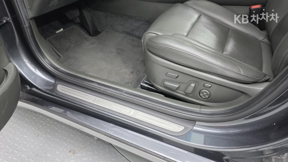 Hyundai The New (facelift) Grandeur (Azera)2.5 Calligraphy - 17