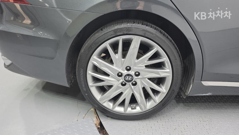 Hyundai The New (facelift) Grandeur (Azera)2.5 Calligraphy - 27