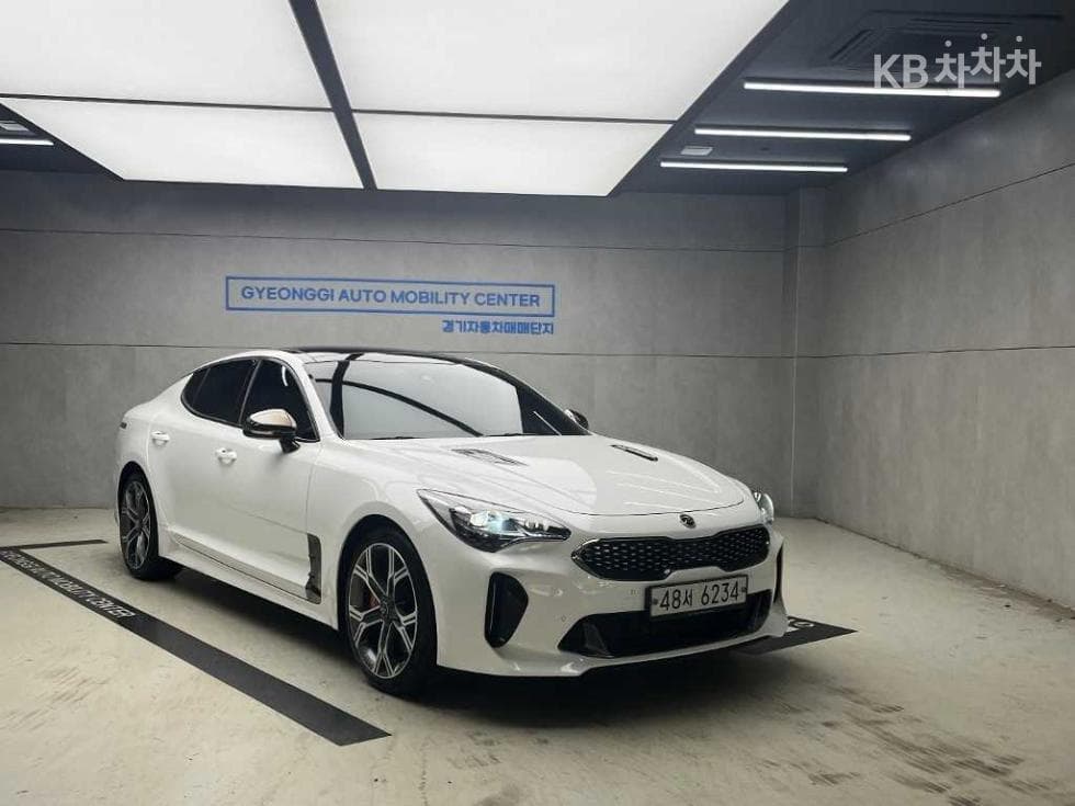 Kia Stinger 2.0 Turbo 2WD 플래티넘 - Image 1