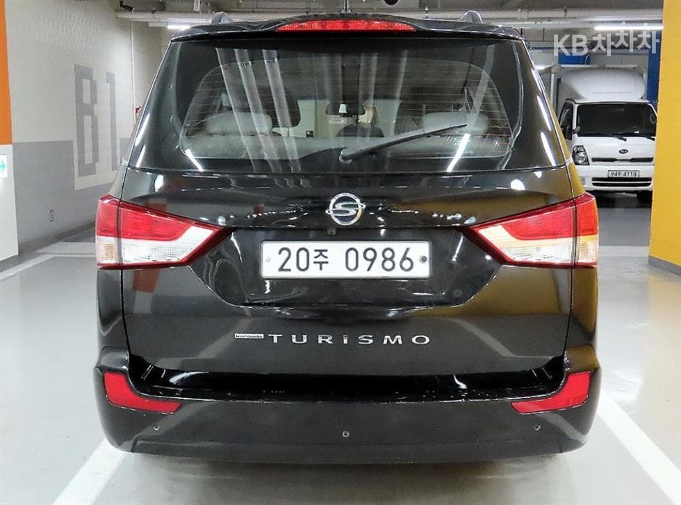 KG Mobility 코란도 투리스모9-seater 4WD TX - 4