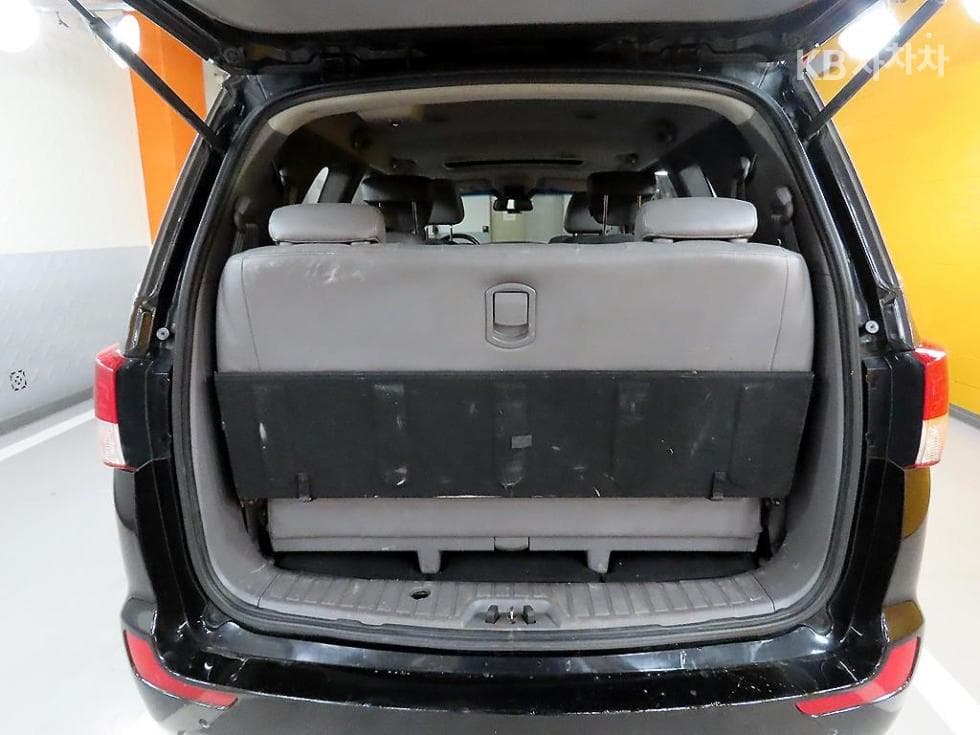 KG Mobility 코란도 투리스모9-seater 4WD TX - 5