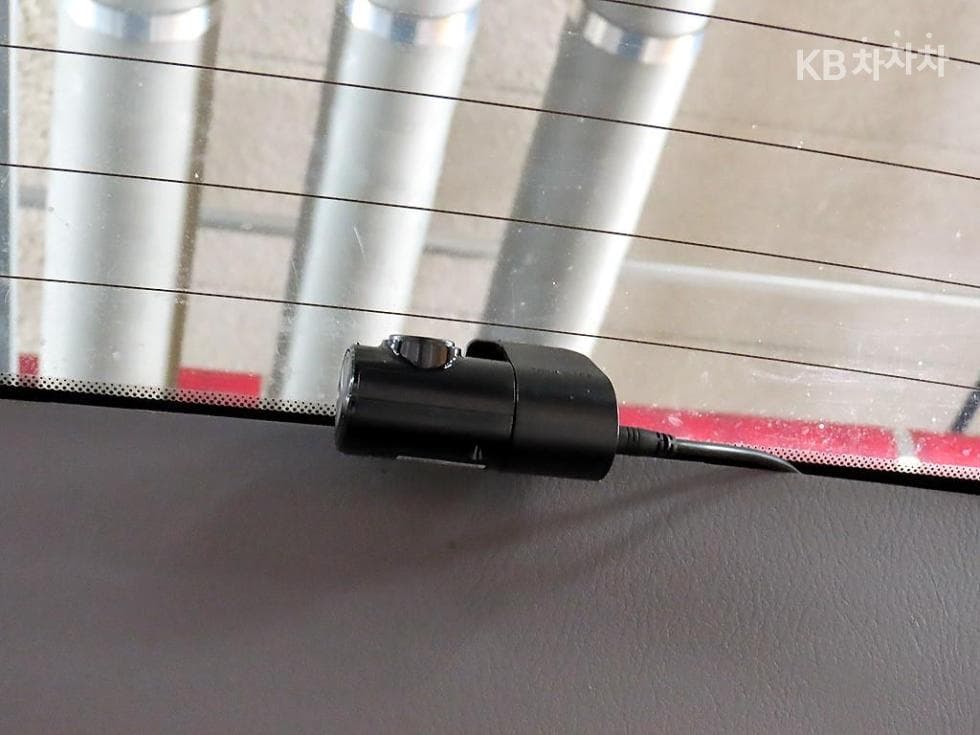 KG Mobility 코란도 투리스모9-seater 4WD TX - 16