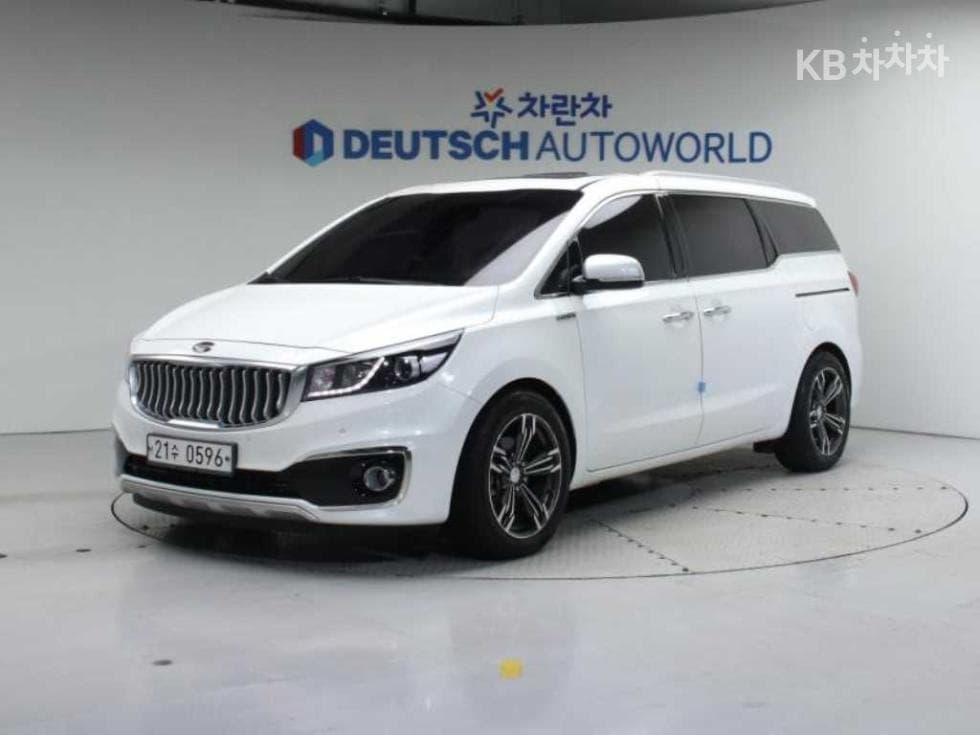 Киа All New Канивал 7-местен (Лимузин) 2.2 Дизел Лимузин VIP - Image 1