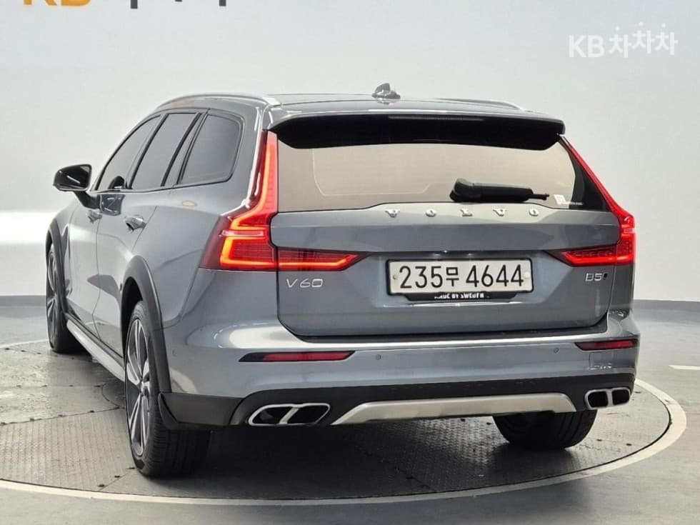 Volvo V60 CC(Second generation)B5 AWD Pro - 2