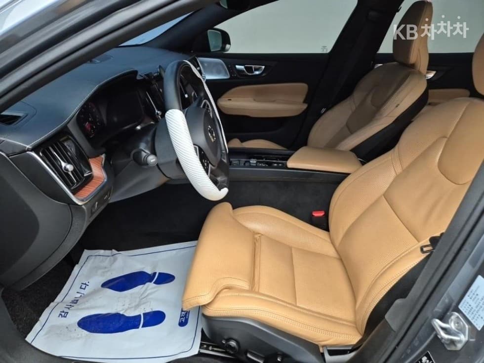 Volvo V60 CC(Second generation)B5 AWD Pro - 11