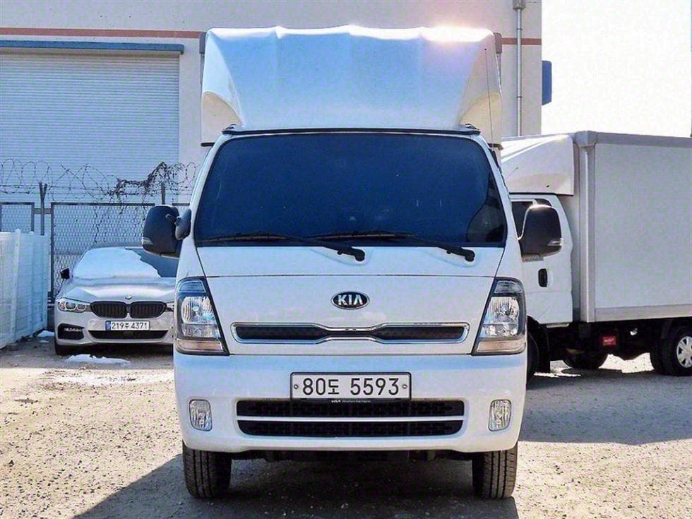 Kia The New (facelift) Bongo 3 (light truck) LPG Wing Body 1 Ton Manual식 King Cab Extra Long GL - Image 1