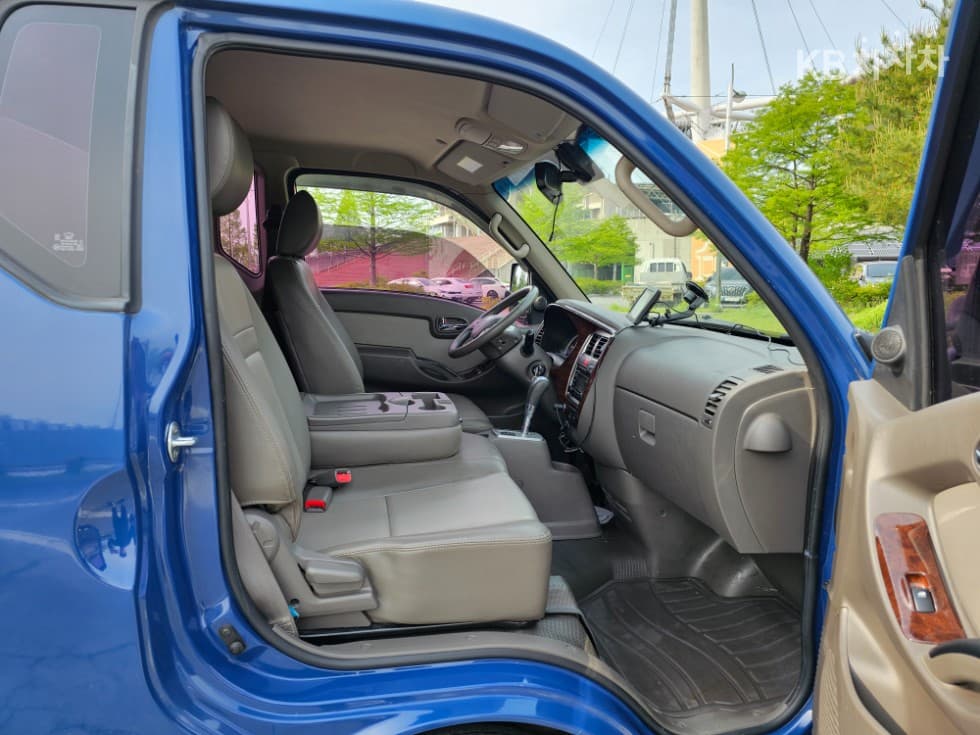 Хюндай Porter 2Удължено междуосие Super Cab Box Truck SUP - 11