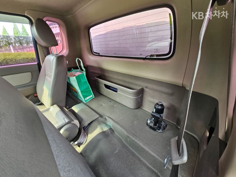 Хюндай Porter 2Удължено междуосие Super Cab Box Truck SUP - 16