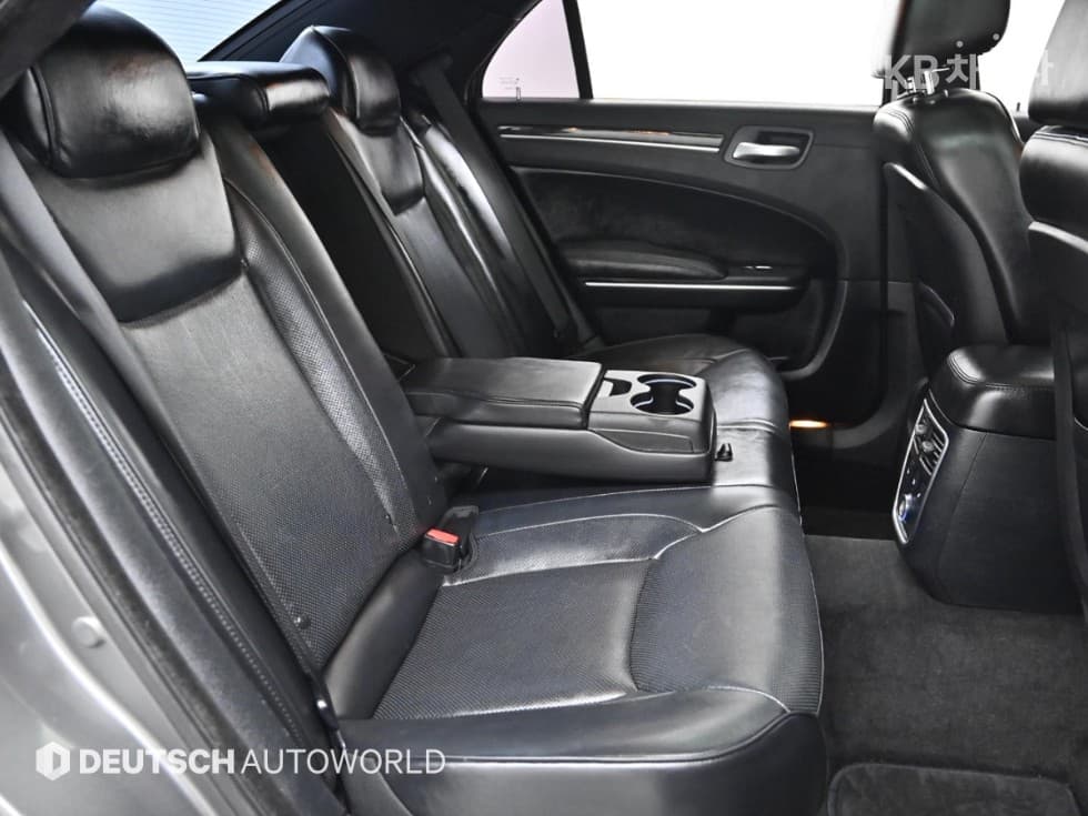 크라이슬러 The New (фейслифт) 300C3.6 - 12