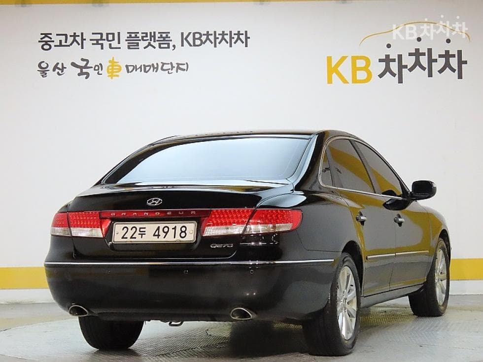Hyundai Grandeur (Azera) New LuxuryQ270 Luxury Standard - 2