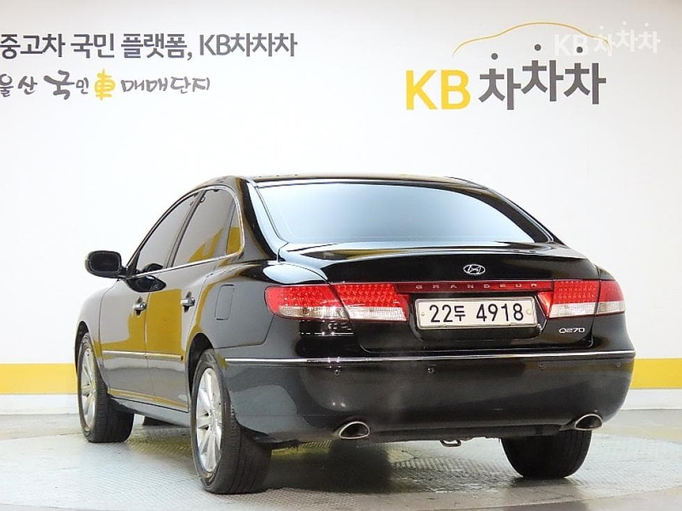 Hyundai Grandeur (Azera) New LuxuryQ270 Luxury Standard - 4