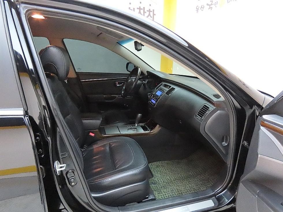 Hyundai Grandeur (Azera) New LuxuryQ270 Luxury Standard - 11