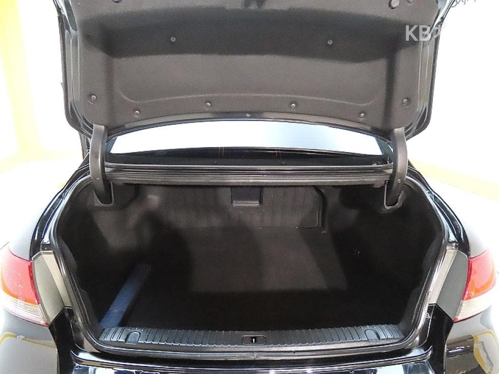 Hyundai Grandeur (Azera) New LuxuryQ270 Luxury Standard - 18