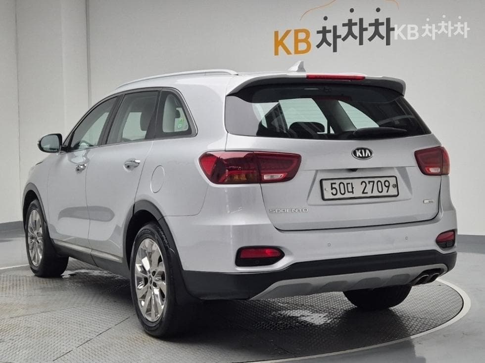 Киа The New (фейслифт) Sorento2.2 Дизел 2WD 넘버원 에디션 - 2