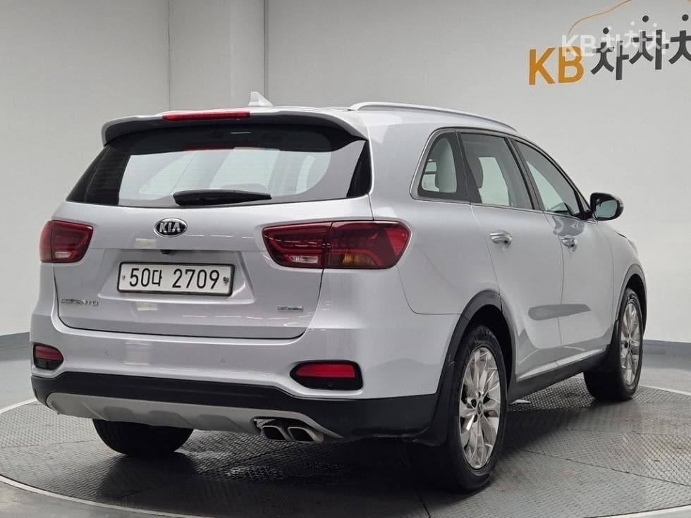 Киа The New (фейслифт) Sorento2.2 Дизел 2WD 넘버원 에디션 - 3
