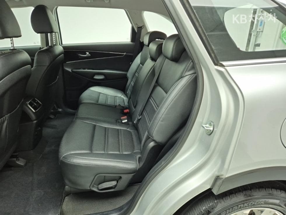 Киа The New (фейслифт) Sorento2.2 Дизел 2WD 넘버원 에디션 - 13