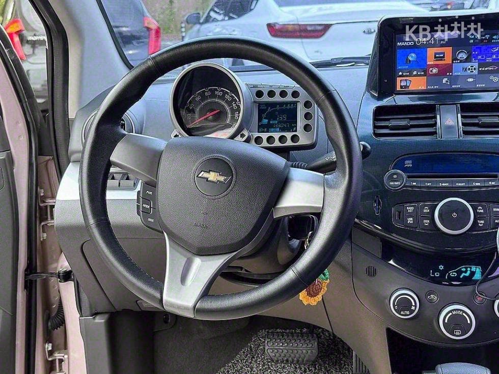Джи Ем Корея Chevrolet Спарк스트라이프 에디션 Стандартен - 8