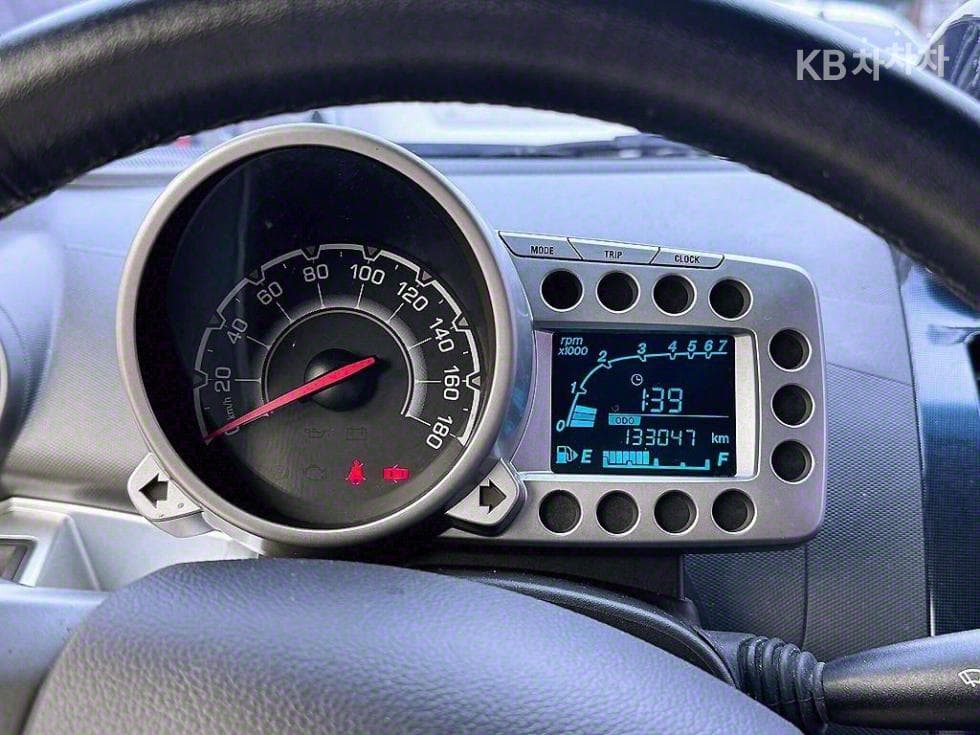 Джи Ем Корея Chevrolet Спарк스트라이프 에디션 Стандартен - 9