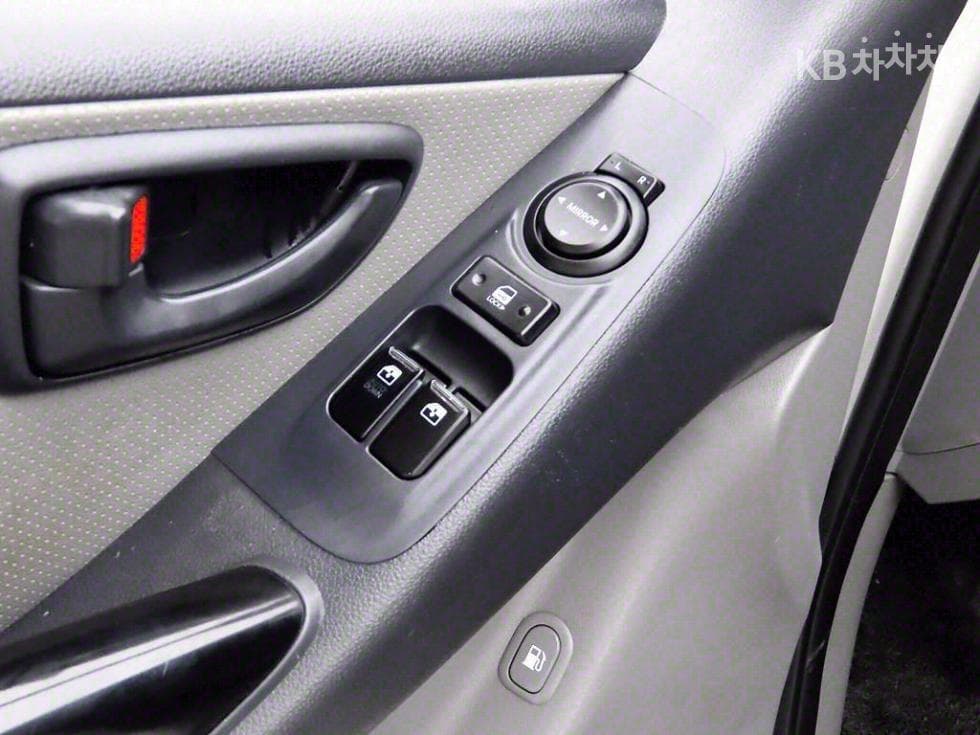 Hyundai Grand Starex3Seater승 Van CVX Luxury - 12