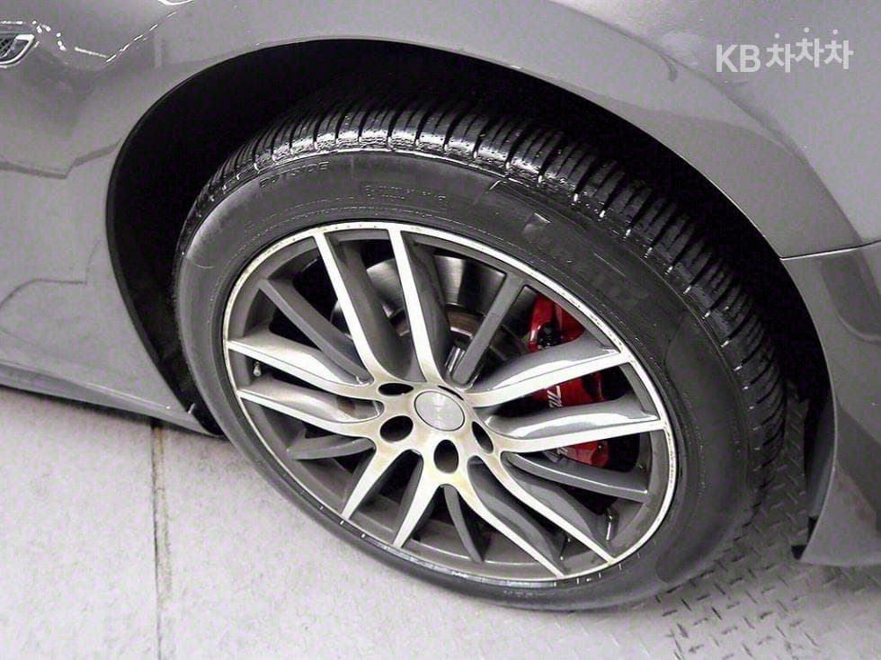 마세라티 기블리3.0 S Q4 3-토 поколение - 8